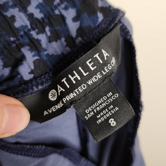 Athleta Allure Navy Avenue Printed Wide Leg Crop Pant 8 - Picture 6 of 8